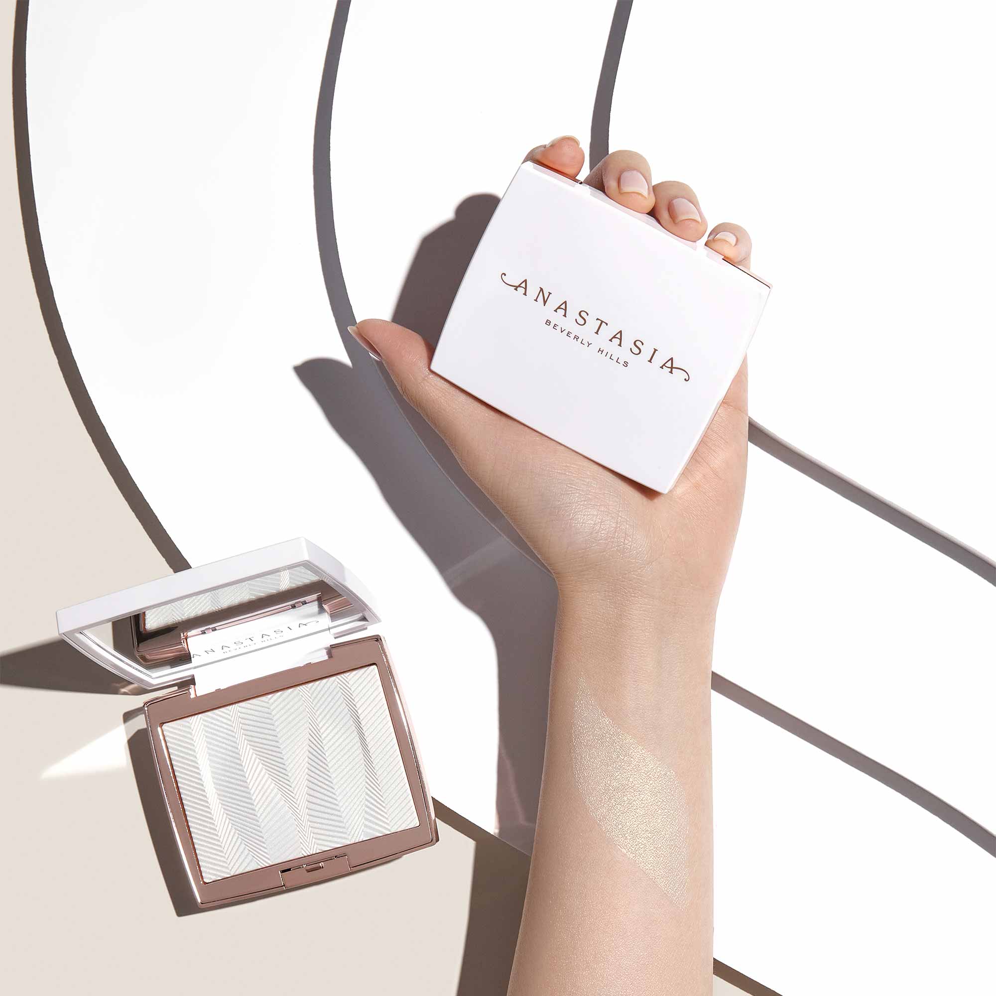 Iced Out Highlighter - Anastasia