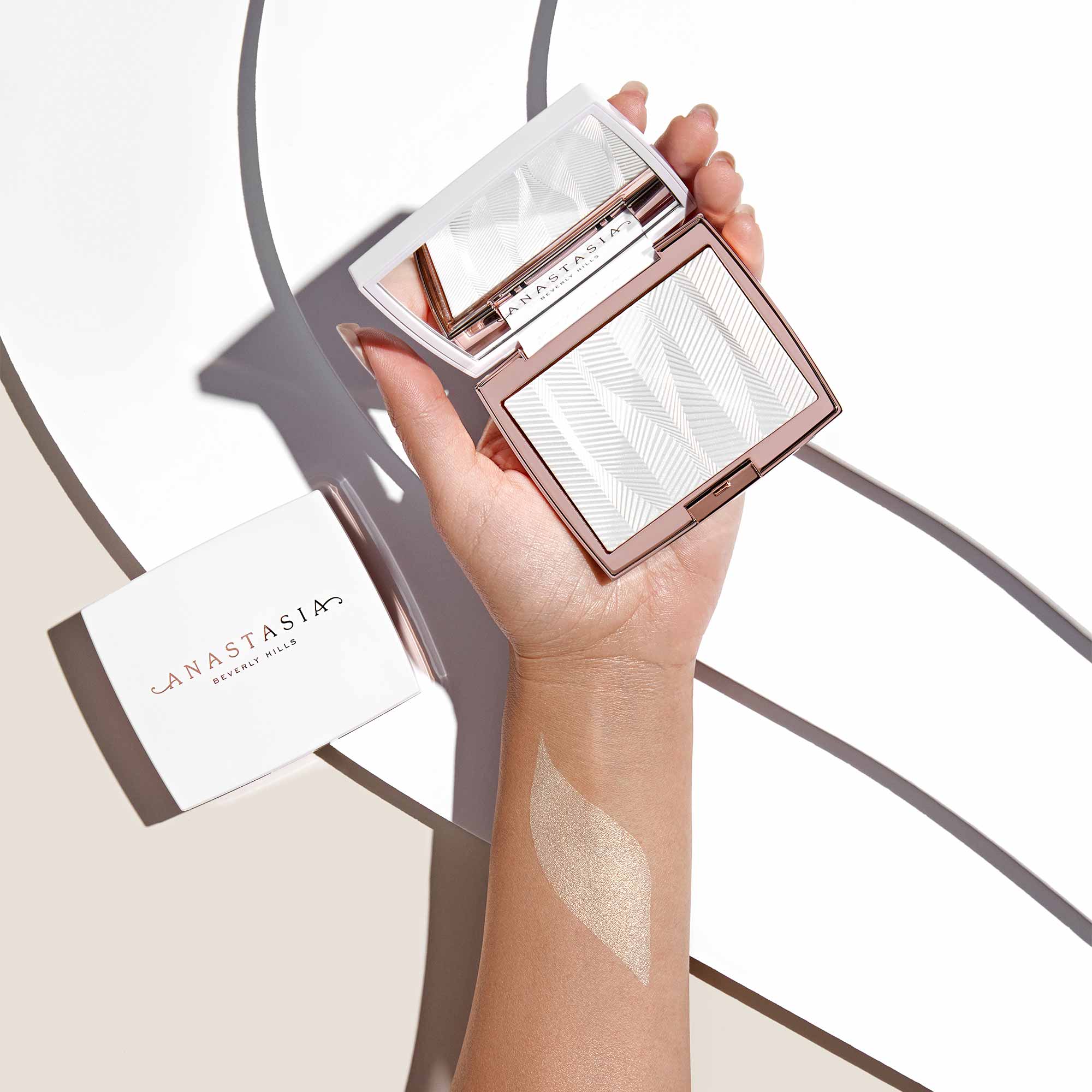 Iced Out Highlighter - Anastasia